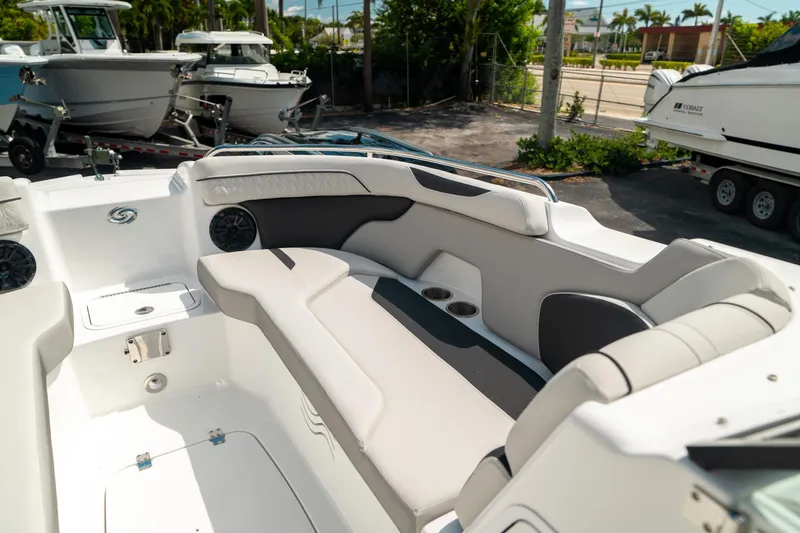 Slide: The Image of Hurricane SunDeck 2400 OB 2024 - 35