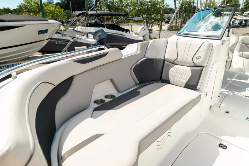 Slide: The Image of Hurricane SunDeck 2400 OB 2024 - 39