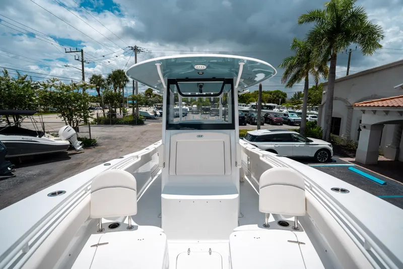 Slide: The Image of Sea Hunt Gamefish 28 FS 2025 - 50