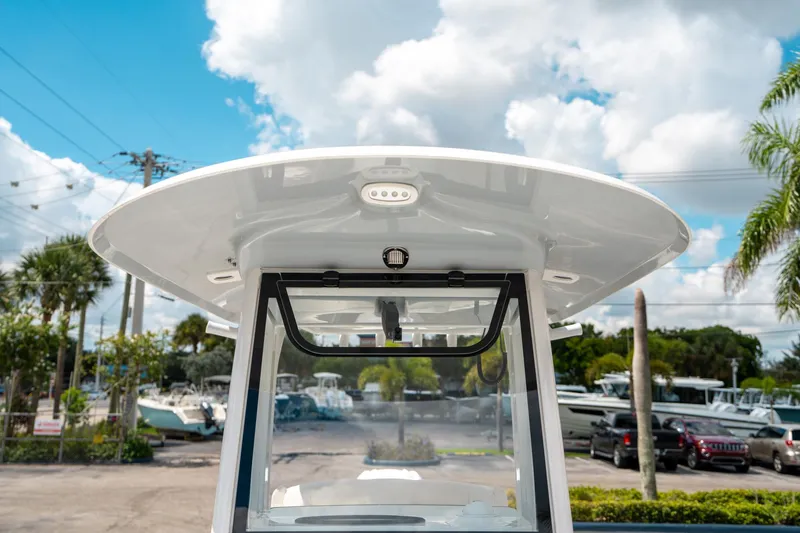 Slide: The Image of Sea Hunt Ultra 239 SE 2025 - 51