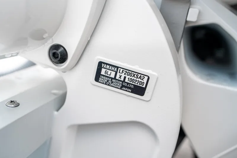 Slide: The Image of Sea Hunt Ultra 275 SE 2025 - 51