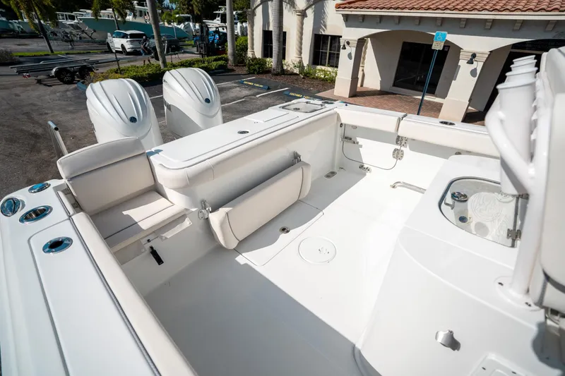 Slide: The Image of Sea Hunt Gamefish 27 Forward Seating 2025 - 12