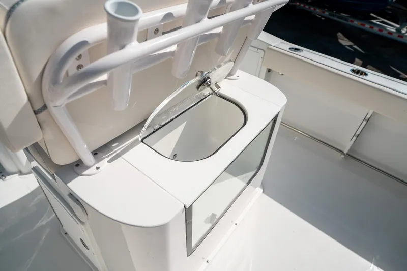 Slide: The Image of Sea Hunt Gamefish 27 Forward Seating 2025 - 18