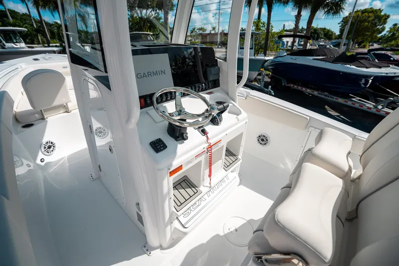 Slide: The Image of Sea Hunt Gamefish 27 Forward Seating 2025 - 26