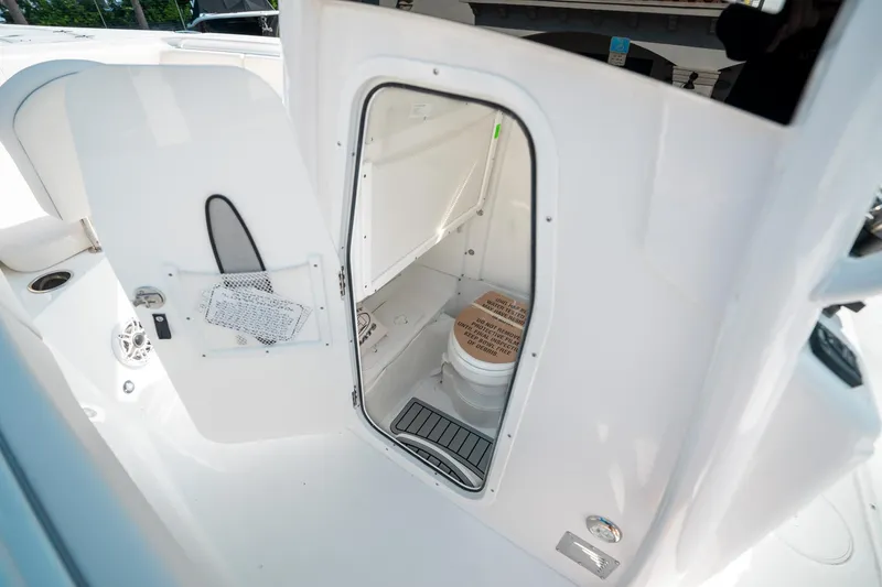 Slide: The Image of Sea Hunt Gamefish 27 Forward Seating 2025 - 32