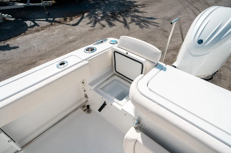 Slide: The Image of Sea Hunt Gamefish 27 Forward Seating 2025 - 16