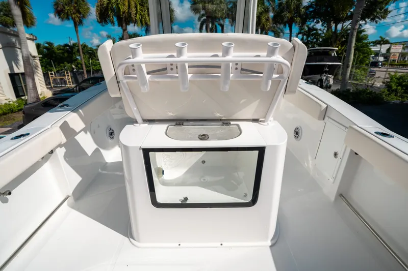 Slide: The Image of Sea Hunt Gamefish 27 Forward Seating 2025 - 17