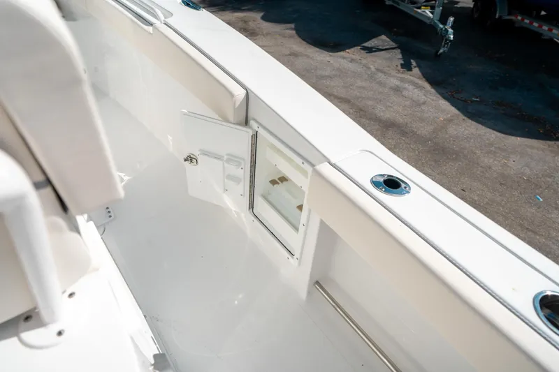 Slide: The Image of Sea Hunt Gamefish 27 Forward Seating 2025 - 24