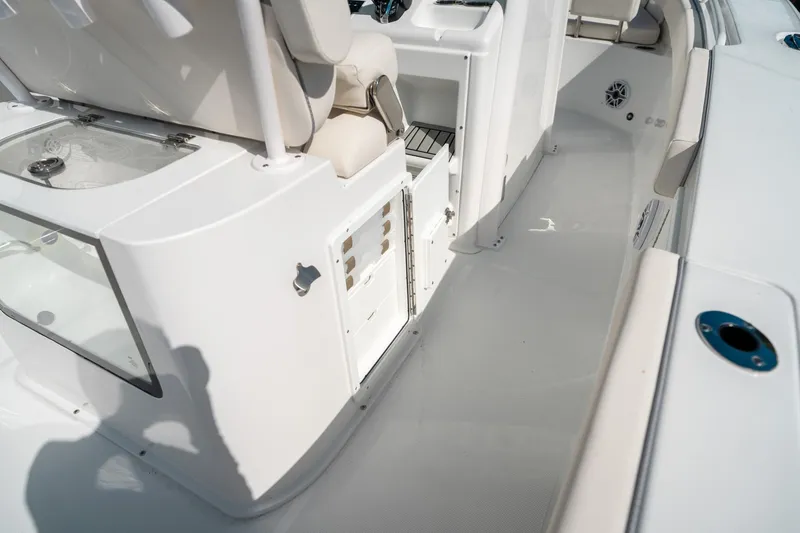 Slide: The Image of Sea Hunt Gamefish 27 Forward Seating 2025 - 23