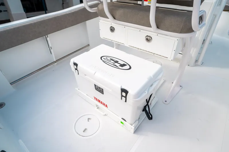 Slide: The Image of Sea Hunt Ultra 234 2025 - 17