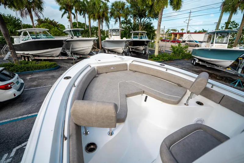 Slide: The Image of Sea Hunt Ultra 234 2025 - 30