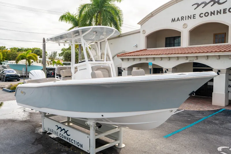 Slide: The Image of Sea Hunt Ultra 234 2025 - 8