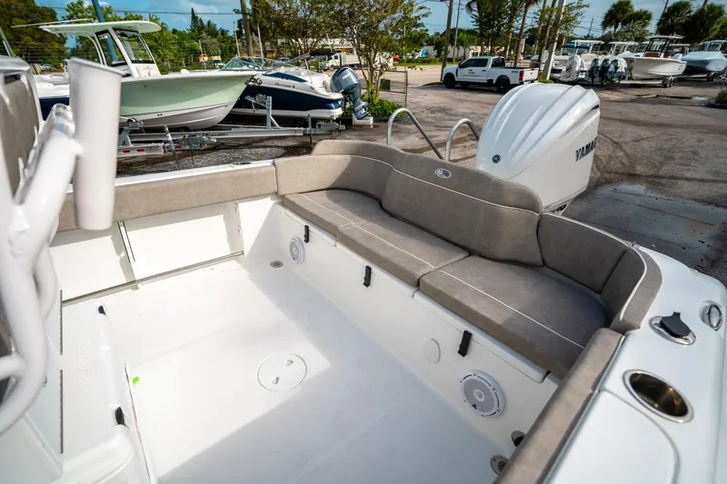 Slide: The Image of Sea Hunt Ultra 234 2025 - 11