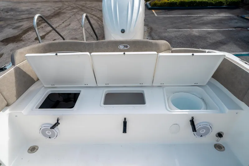 Slide: The Image of Sea Hunt Ultra 234 2025 - 14