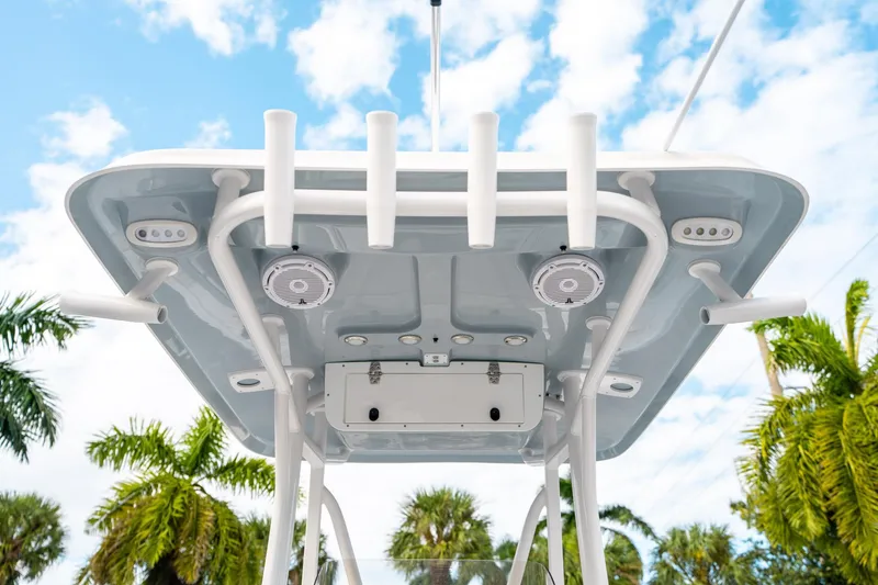 Slide: The Image of Sea Hunt Ultra 234 2025 - 18