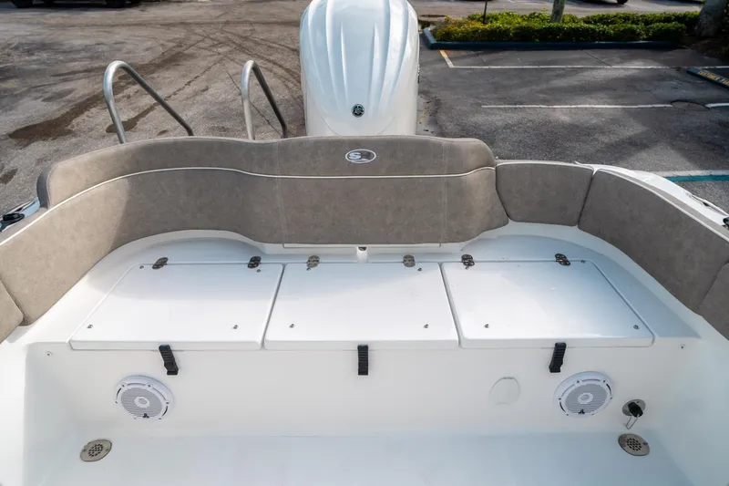 Slide: The Image of Sea Hunt Ultra 234 2025 - 13