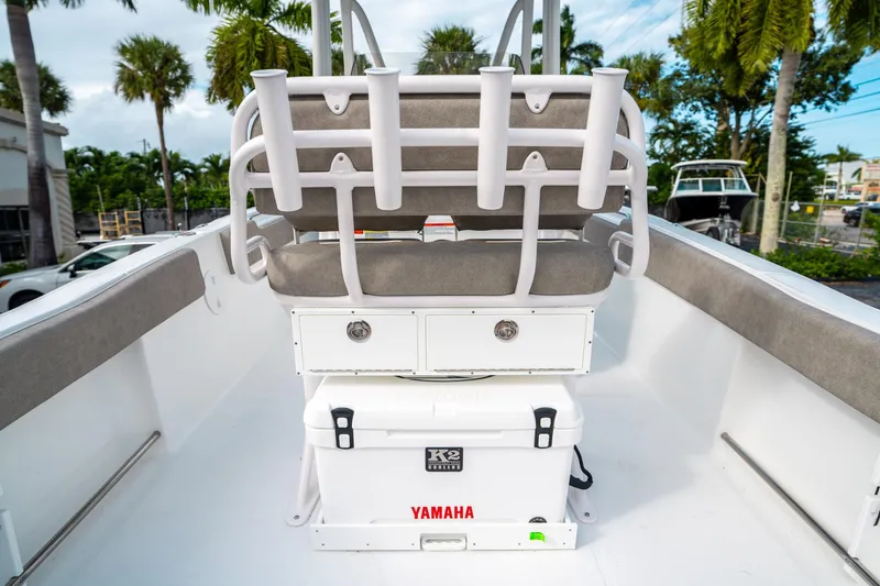 Slide: The Image of Sea Hunt Ultra 234 2025 - 15