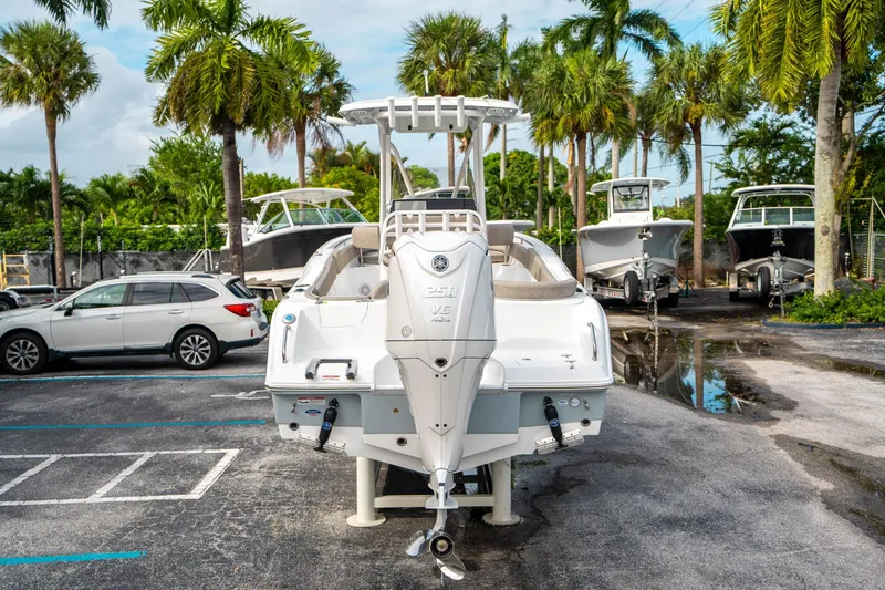 Slide: The Image of Sea Hunt Ultra 234 2025 - 3