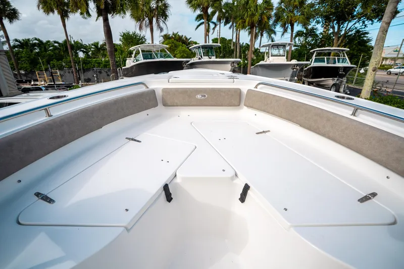 Slide: The Image of Sea Hunt Ultra 234 2025 - 35