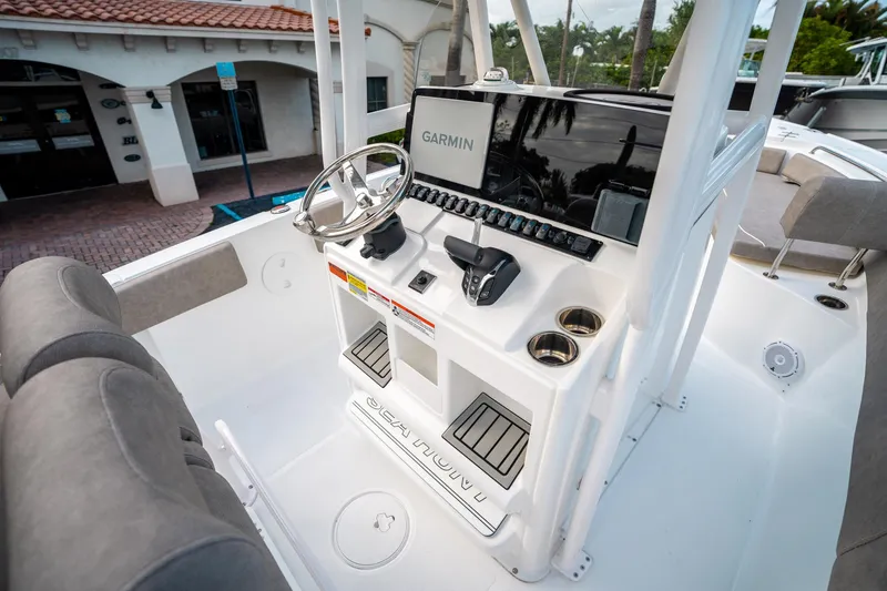 Slide: The Image of Sea Hunt Ultra 234 2025 - 23