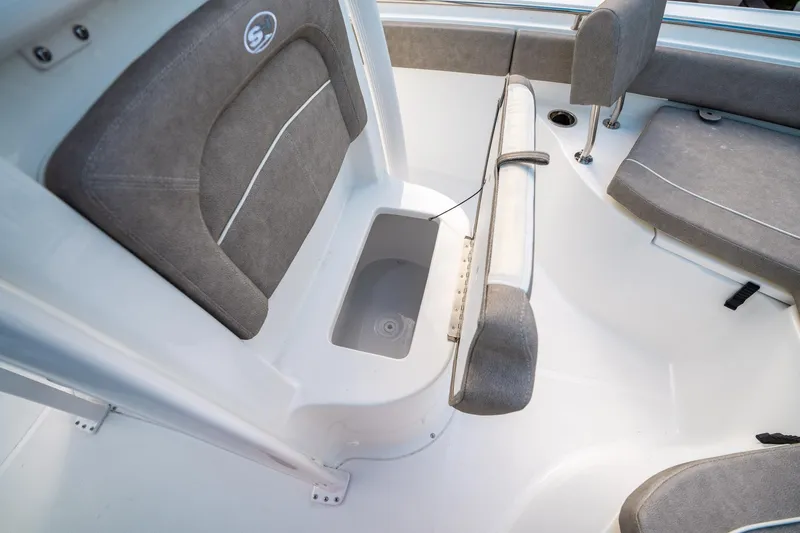 Slide: The Image of Sea Hunt Ultra 234 2025 - 34