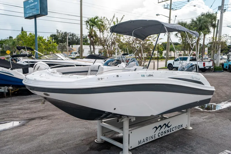 Slide: The Image of Hurricane SunDeck Sport 192 RL OB 2025 - 6