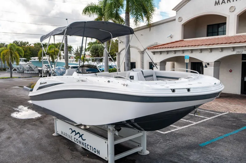 Slide: The Image of Hurricane SunDeck Sport 192 RL OB 2025 - 8