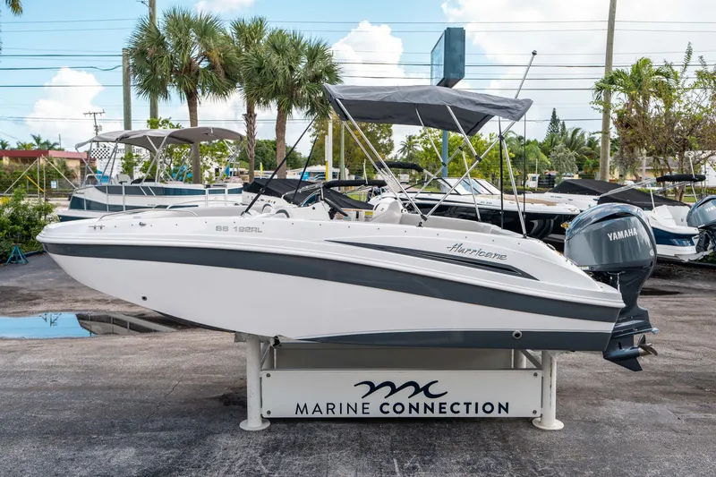 Slide: The Image of Hurricane SunDeck Sport 192 RL OB 2025 - 5