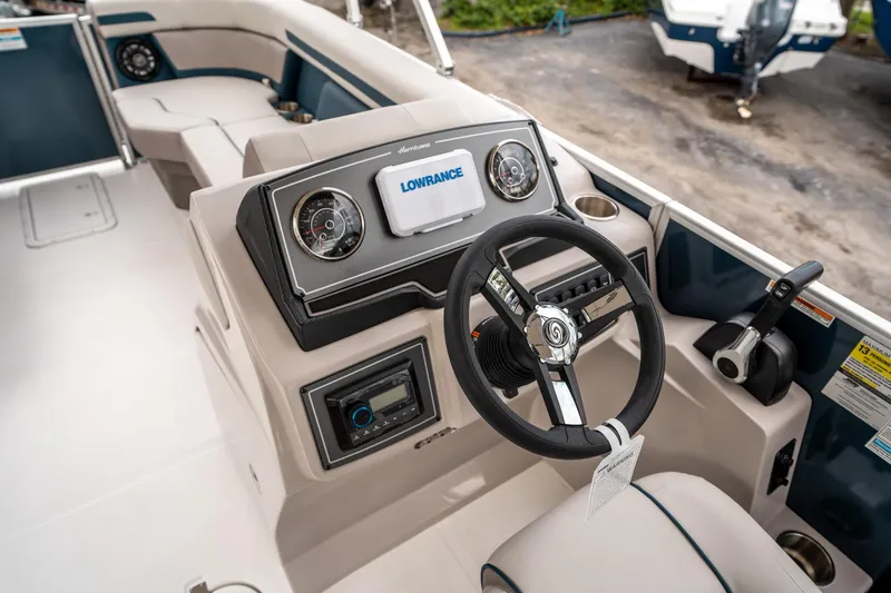 Slide: The Image of Hurricane FunDeck 2260 OB 2025 - 18