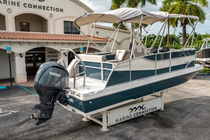 Slide: The Image of Hurricane FunDeck 2260 OB 2025 - 2