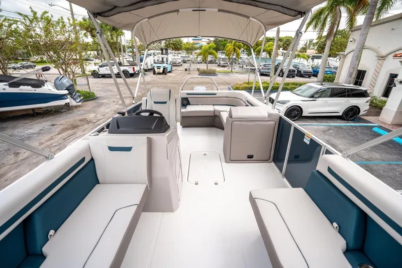 Slide: The Image of Hurricane FunDeck 2260 OB 2025 - 31