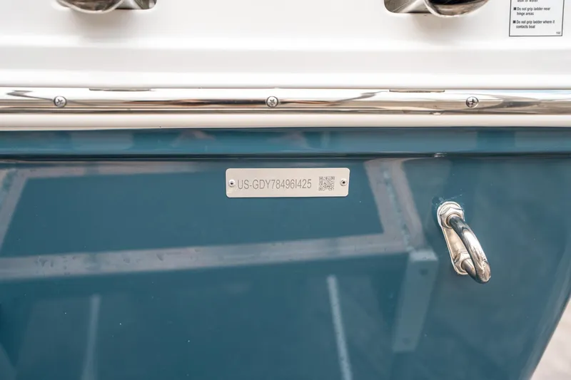 Slide: The Image of Hurricane FunDeck 2260 OB 2025 - 33