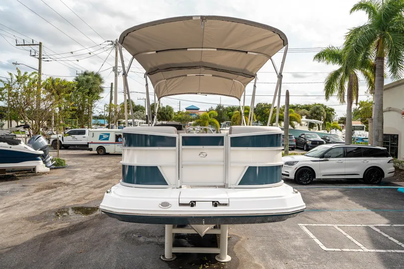 Slide: The Image of Hurricane FunDeck 2260 OB 2025 - 7