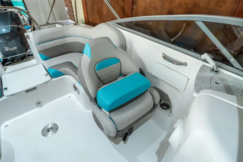 Slide: The Image of Hurricane SunDeck 2486 OB 2025 - 18