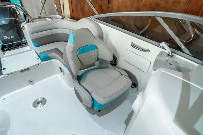 Slide: The Image of Hurricane SunDeck 2486 OB 2025 - 17