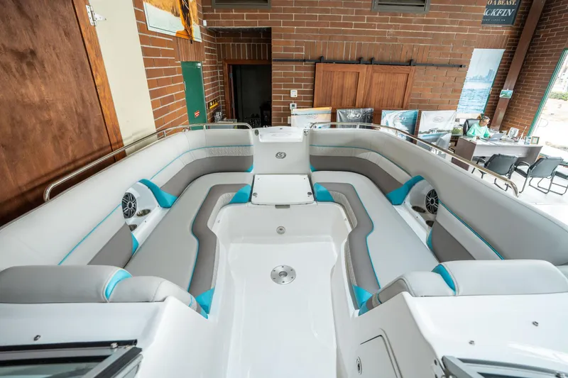 Slide: The Image of Hurricane SunDeck 2486 OB 2025 - 21