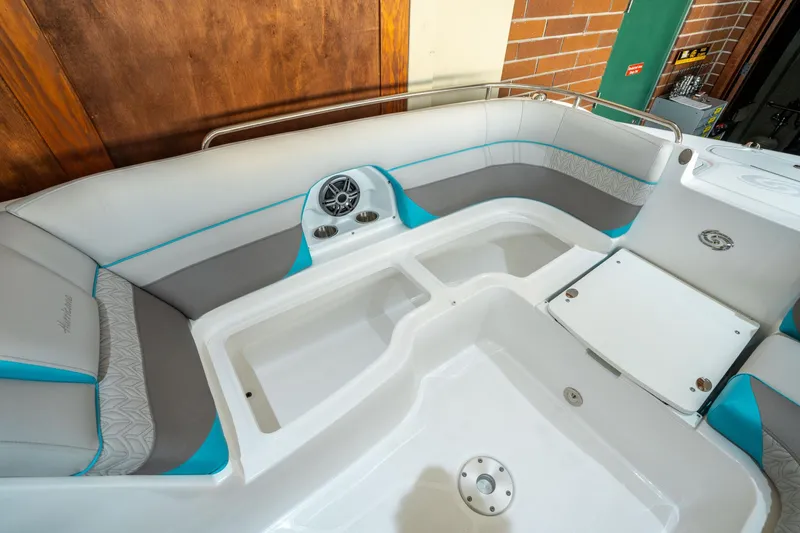 Slide: The Image of Hurricane SunDeck 2486 OB 2025 - 26