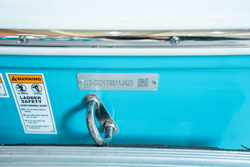 Slide: The Image of Hurricane SunDeck 2486 OB 2025 - 31