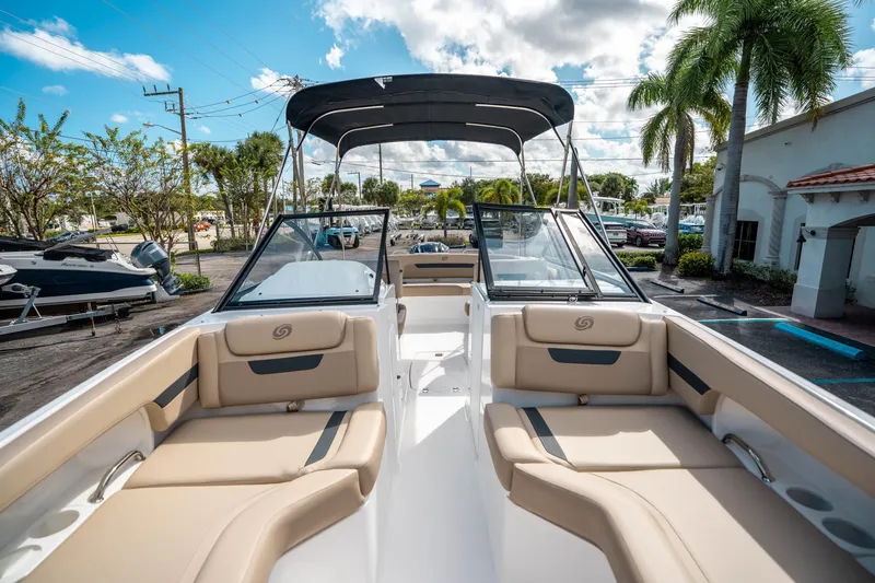 Slide: The Image of Hurricane SunDeck 235 OB 2025 - 34