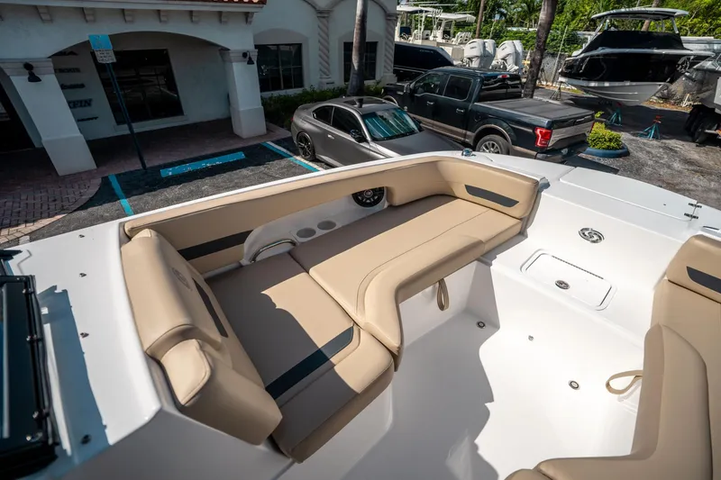 Slide: The Image of Hurricane SunDeck 235 OB 2025 - 26