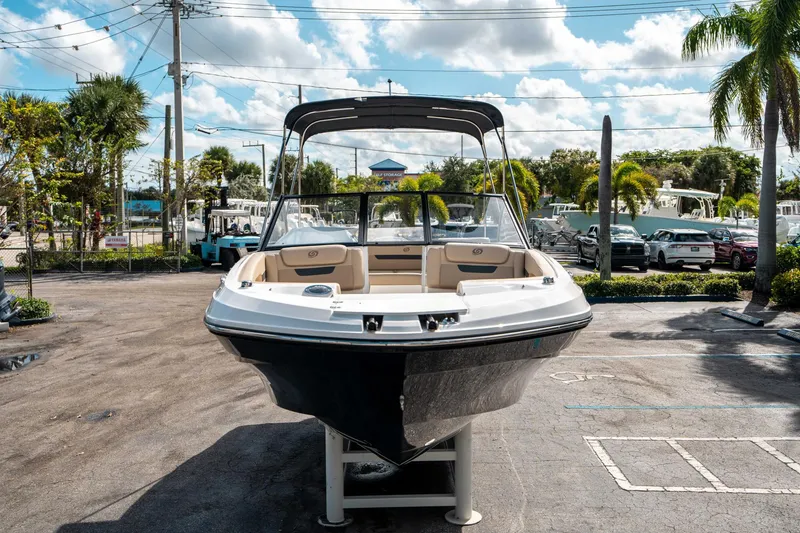 Slide: The Image of Hurricane SunDeck 235 OB 2025 - 7