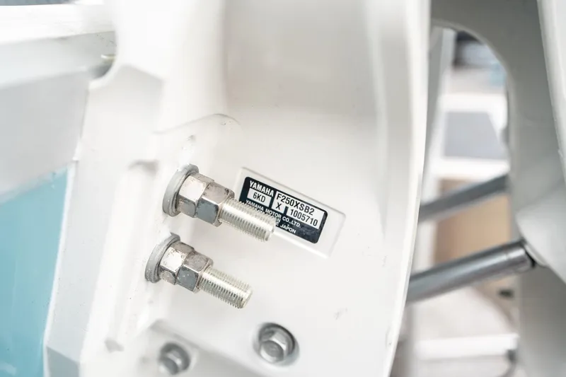 Slide: The Image of Sea Hunt Ultra 235 SE 2025 - 37