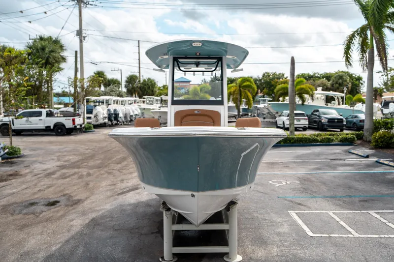 Slide: The Image of Sea Hunt Ultra 235 SE 2025 - 7