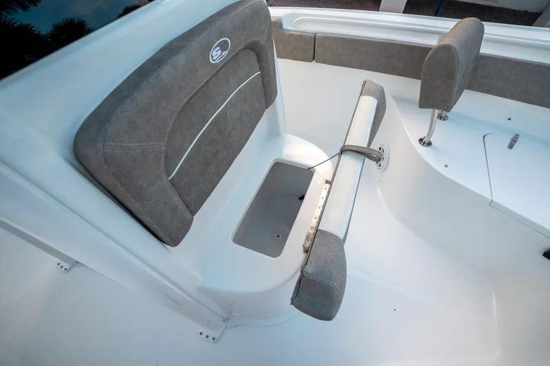 Slide: The Image of Sea Hunt Ultra 245 SE 2025 - 41