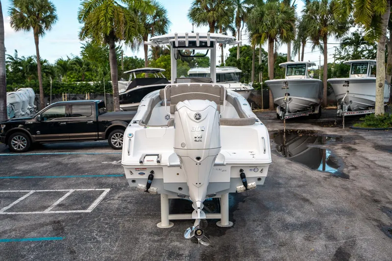 Slide: The Image of Sea Hunt Ultra 245 SE 2025 - 3