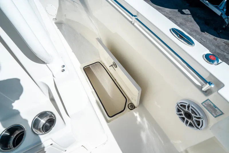Slide: The Image of Cobia 320 Center Console 2025 - 32