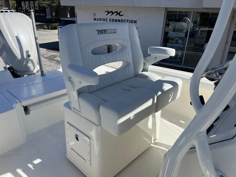 Slide: The Image of Captain's chair on 2025 Pathfinder 2400 TRS boat at Marine Connection dealership. - 23