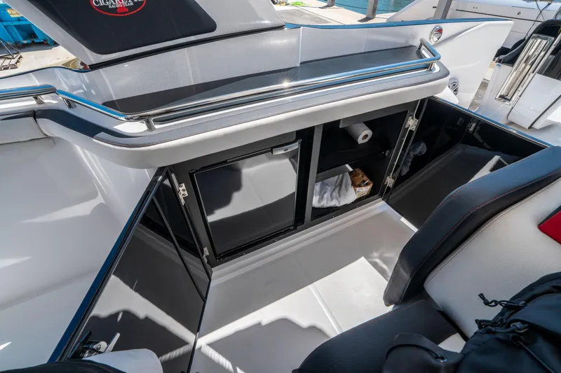 Slide: The Image of Cigarette 59 Tirranna 2021 - 36