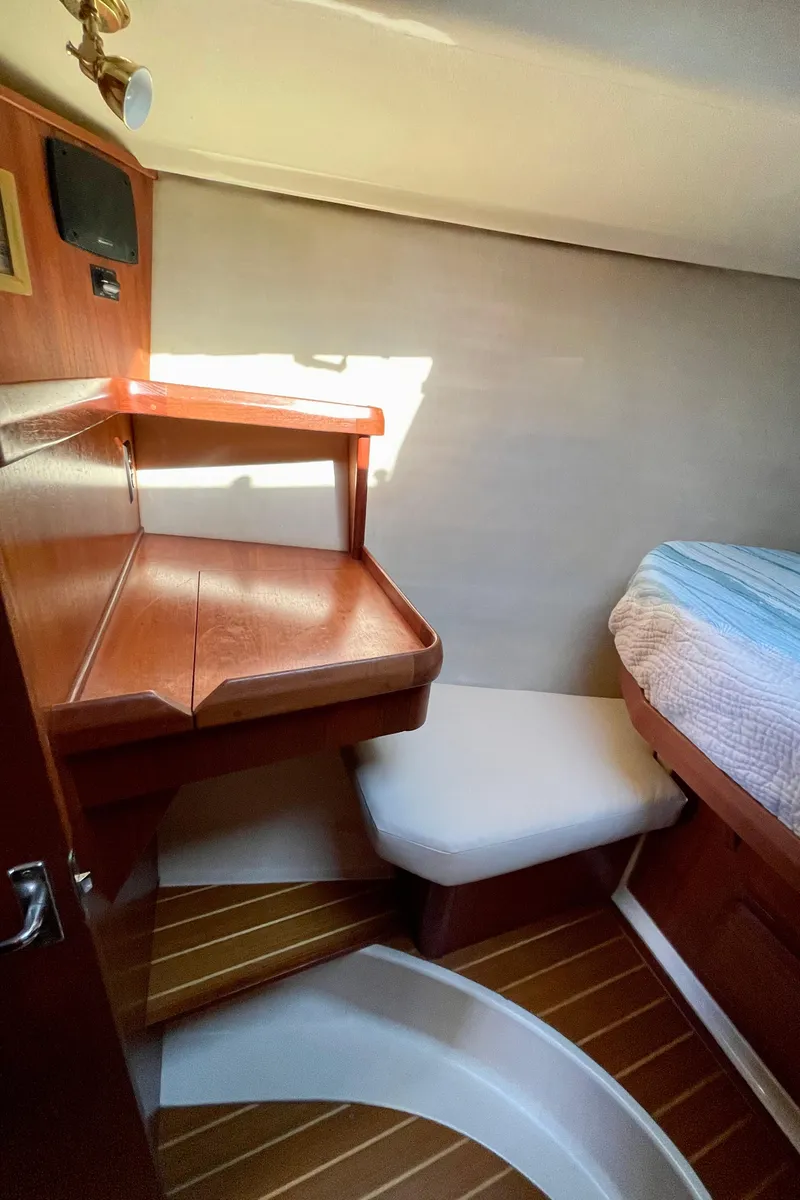 Slide: The Image of Hunter Passage 42 1998 - 54