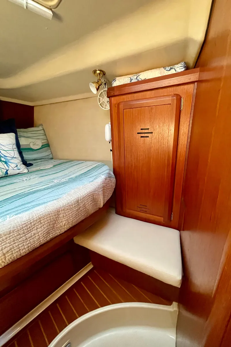 Slide: The Image of Hunter Passage 42 1998 - 55